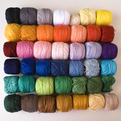 Dostupné barvy šitých kapitálků: číslo na klubíčku odpovídá číslu v seznamu